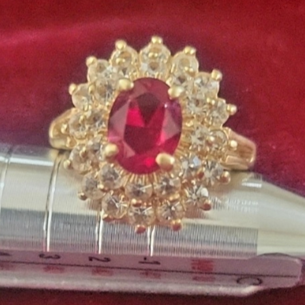 Double halo 3D red stone ring. Not tested sz6 vintage